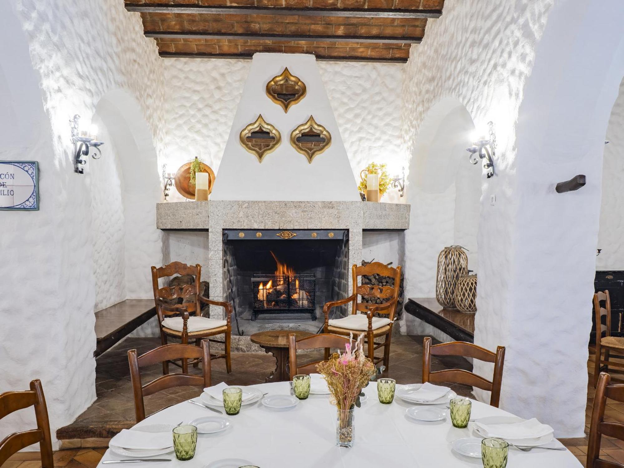 Cubo'S Hotel Cortijo San Antonio Casarabonela Exterior photo